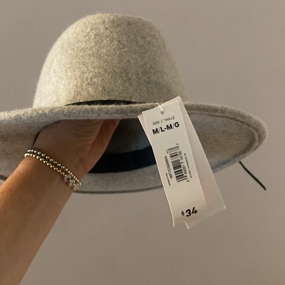 NWT Joe fresh felt hat, light grey, size M/L - Picture 3 of 4